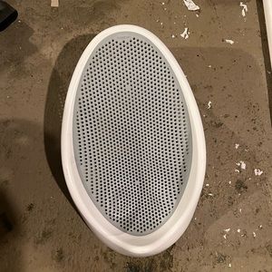 Angle care bath tub.